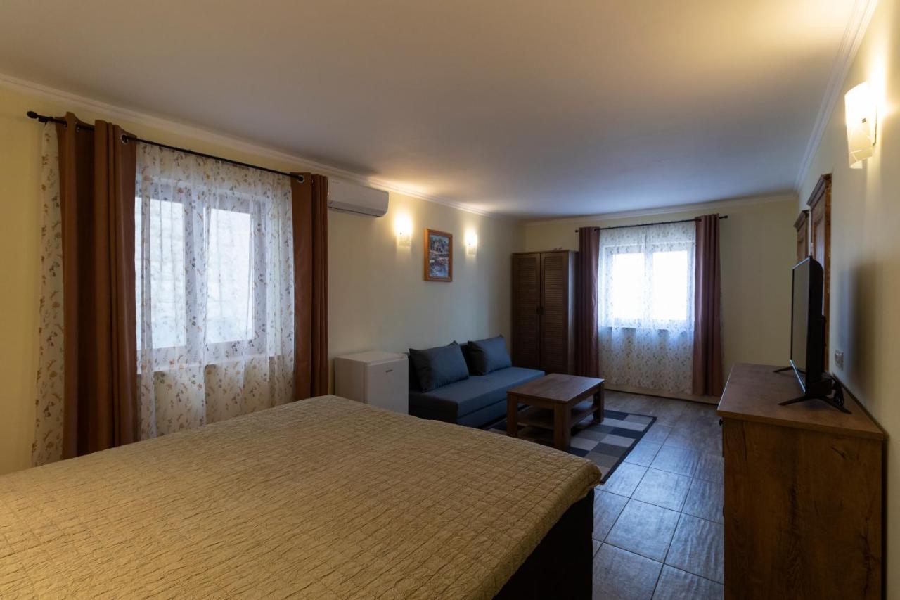 Taverna & Rooms 苏提万 外观 照片