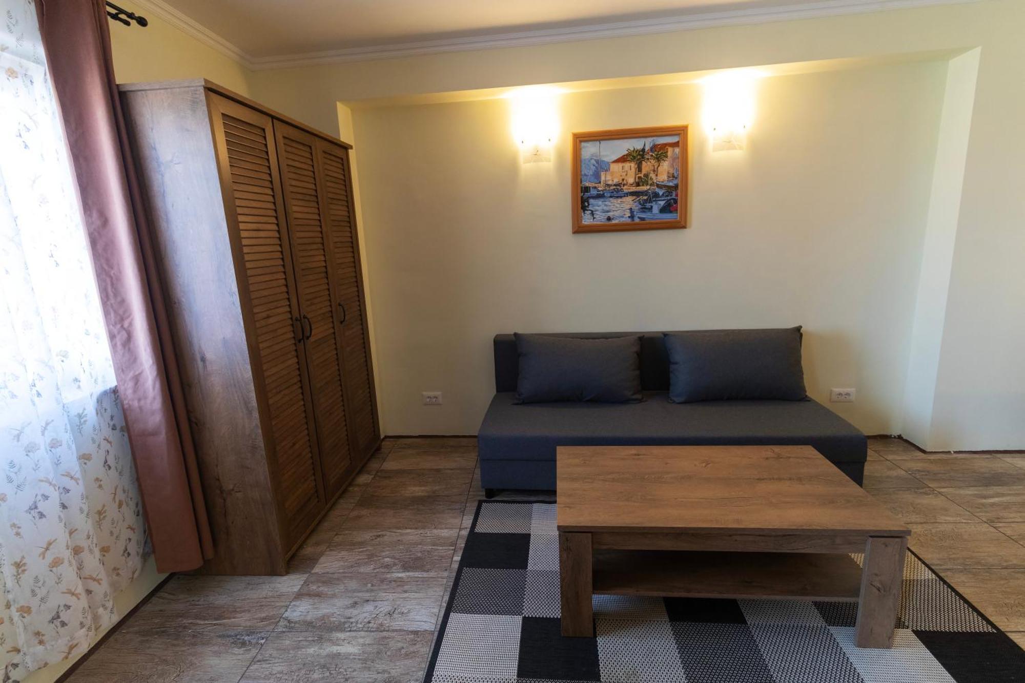 Taverna & Rooms 苏提万 外观 照片
