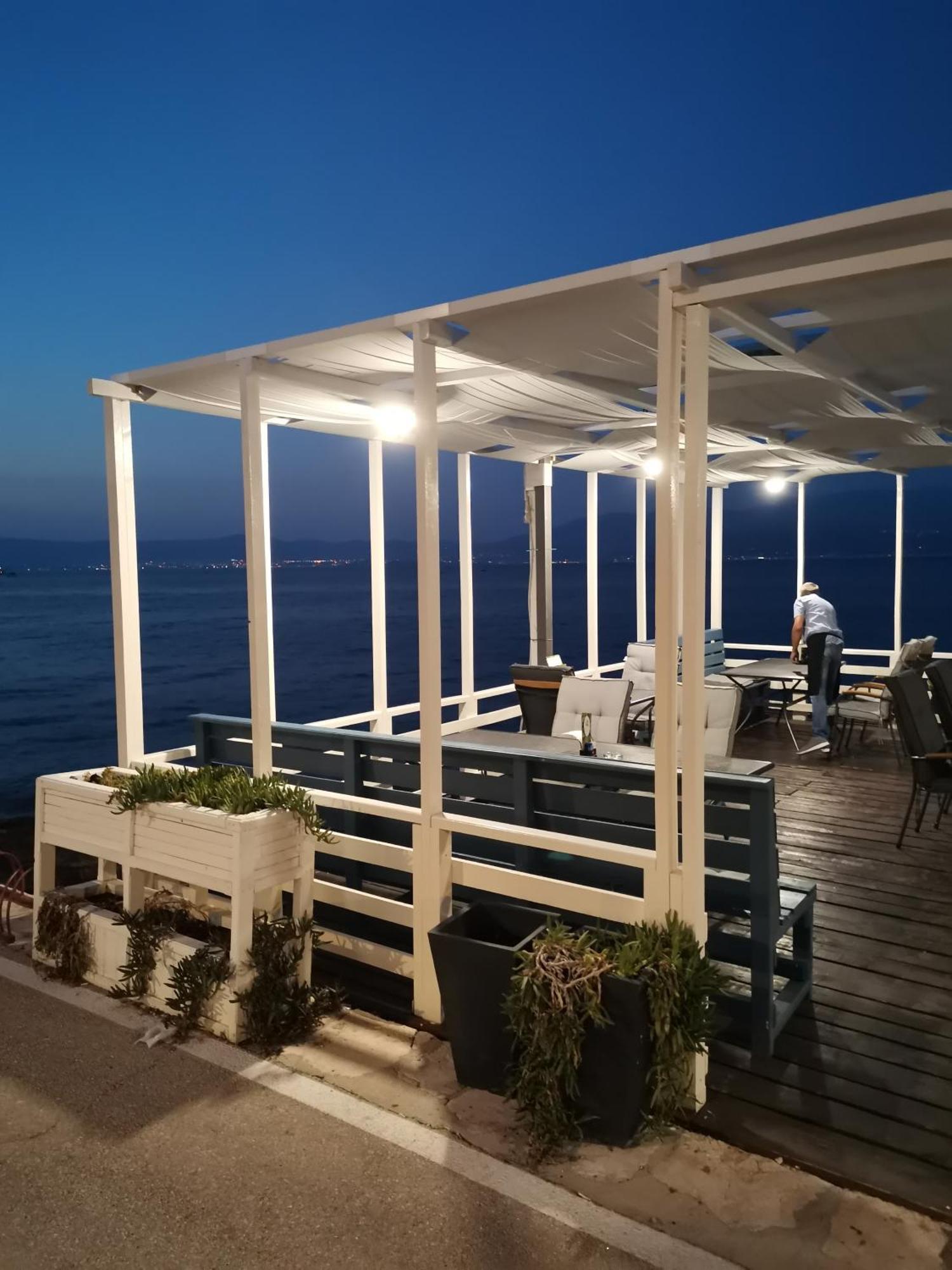 Taverna & Rooms 苏提万 外观 照片