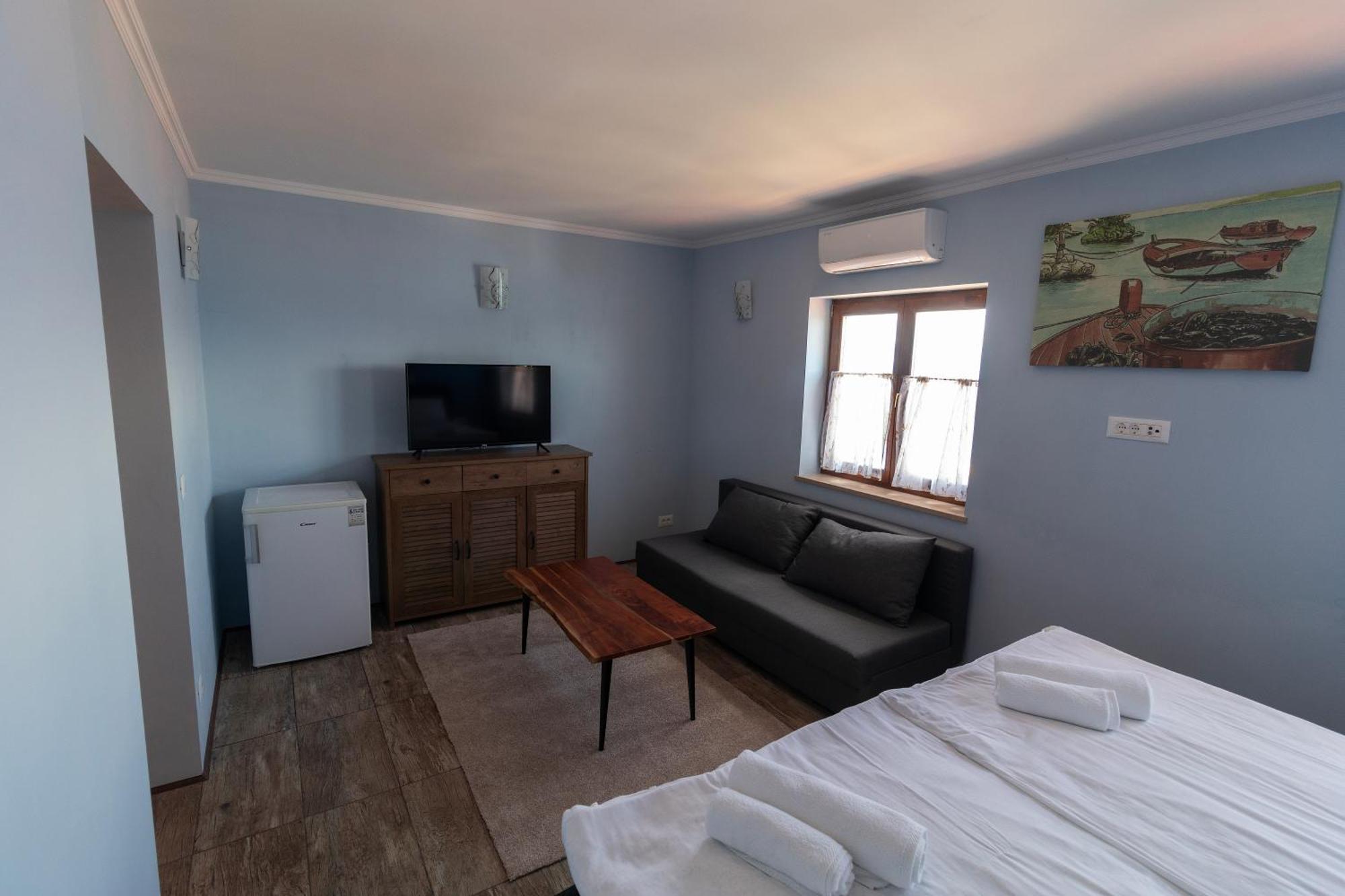 Taverna & Rooms 苏提万 外观 照片